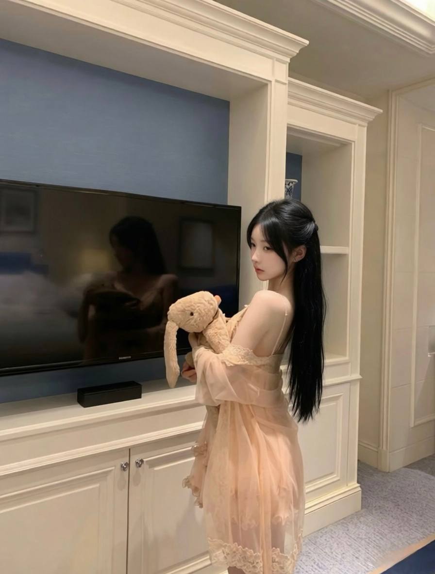 Juily Gallery